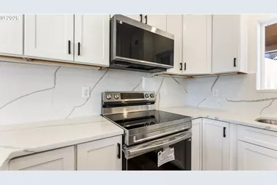 141 NE D St, Willamina, OR 97396 - Photo 14