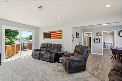 705 E 21st Pl, The Dalles, OR 97058 - Photo 8