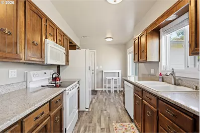 705 E 21st Pl, The Dalles, OR 97058 - Photo 12