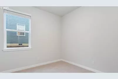 9355 SE Crystal Rose St, Happy Valley, OR 97086 - Photo 4