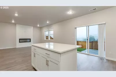 9355 SE Crystal Rose St, Happy Valley, OR 97086 - Photo 12