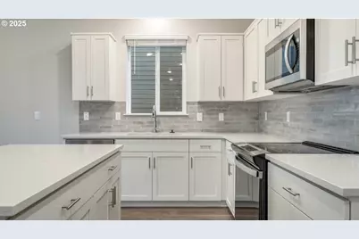 9355 SE Crystal Rose St, Happy Valley, OR 97086 - Photo 10