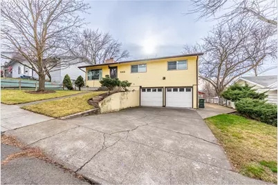 3312 SW Kirk Ave, Pendleton, OR 97801 - Photo 2