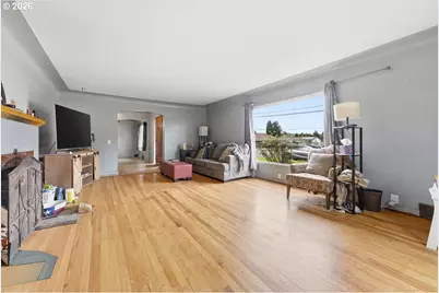 607 E Ellendale Ave, Dallas, OR 97338 - Photo 6