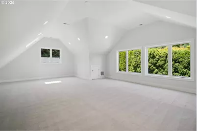 12643 S Iron Mountain Blvd, Portland, OR 97219 - Photo 28