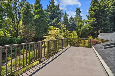 12643 S Iron Mountain Blvd, Portland, OR 97219 - Photo 38