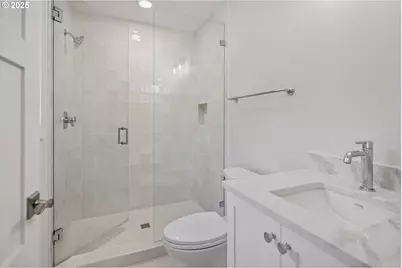 12643 S Iron Mountain Blvd, Portland, OR 97219 - Photo 26