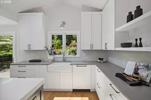 12643 S Iron Mountain Blvd, Portland, OR 97219 - Photo 14