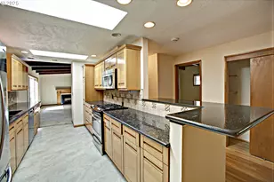 13633 SE 178th Ave, Damascus, OR 97089 - Photo 8