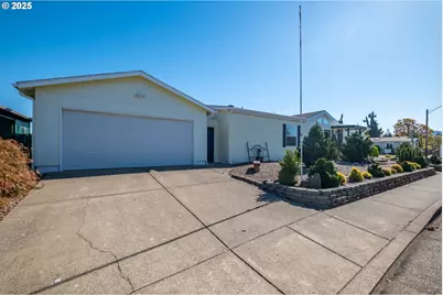 610 Vaughan Ln, Lebanon, OR 97355 - Photo 2