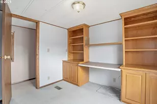 205 W Heintz St, Molalla, OR 97038 - Photo 12