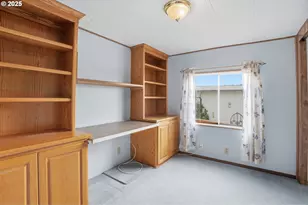 205 W Heintz St, Molalla, OR 97038 - Photo 10