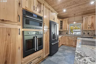 818 E Sierra Vista Dr, Newberg, OR 97132 - Photo 12