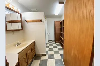 715 Jackson Ave, Coos Bay, OR 97420 - Photo 44