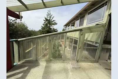 715 Jackson Ave, Coos Bay, OR 97420 - Photo 28