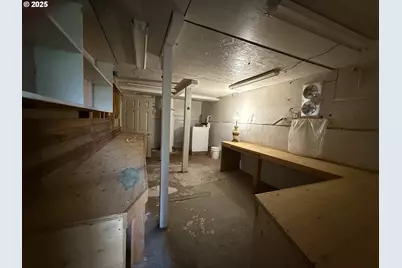 715 Jackson Ave, Coos Bay, OR 97420 - Photo 34