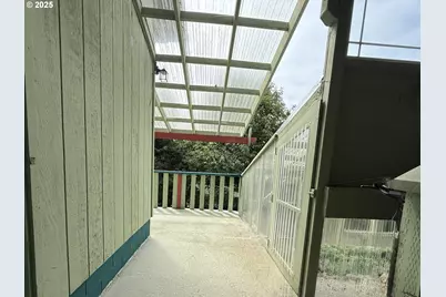 715 Jackson Ave, Coos Bay, OR 97420 - Photo 24