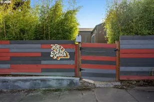 7070 NE 7th Pl, Portland, OR 97211 - Photo 2