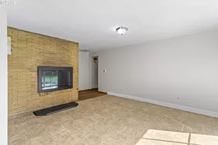 9370 SW Killarney Ln, Tualatin, OR 97062 - Photo 8