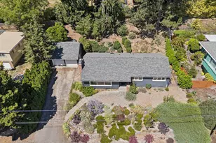 9505 NE Thompson St, Portland, OR 97220 - Photo 2