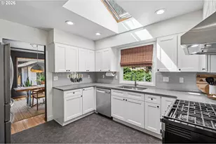 9505 NE Thompson St, Portland, OR 97220 - Photo 22