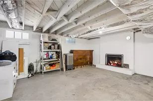 9505 NE Thompson St, Portland, OR 97220 - Photo 34