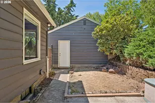 9505 NE Thompson St, Portland, OR 97220 - Photo 38