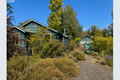 1387 Arthur St, Eugene, OR 97402 - Photo 2