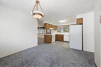 488 Cascade Dr, Springfield, OR 97478 - Photo 12
