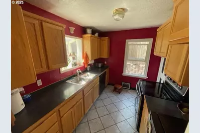 636 Roseway Dr, Klamath Falls, OR 97601 - Photo 16