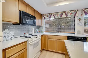 2119 NE 158th Ave, Portland, OR 97230 - Photo 12