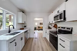 1330 NE 33rd Ave, Portland, OR 97232 - Photo 6