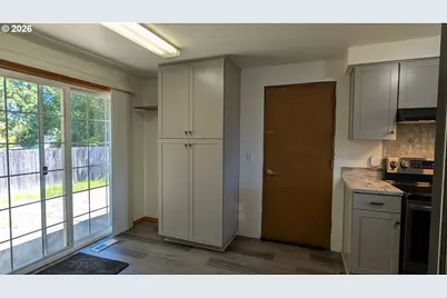 1800 Carver Pl, Cottage Grove, OR 97424 - Photo 8