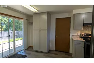 1800 Carver Pl, Cottage Grove, OR 97424 - Photo 8