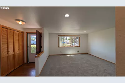 1800 Carver Pl, Cottage Grove, OR 97424 - Photo 10