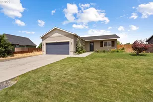 122 Falcon Ct, Boardman, OR 97818 - Photo 1