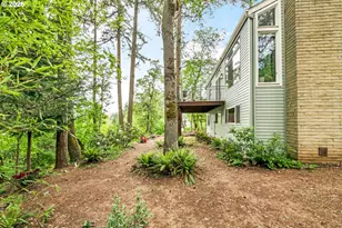 2877 Timberline Dr, Eugene, OR 97405 - Photo 32