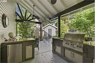 847 NE Rogahn St, Hillsboro, OR 97124 - Photo 40