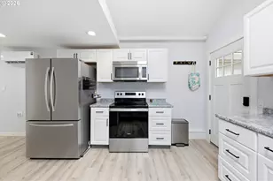 2120 SE 117th Ave, Portland, OR 97216 - Photo 8