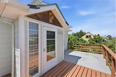 1954 Madrona St, North Bend, OR 97459 - Photo 38
