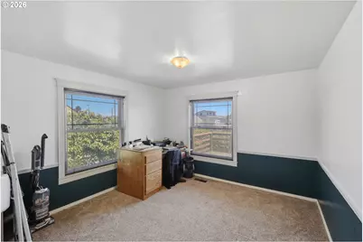 1954 Madrona St, North Bend, OR 97459 - Photo 10