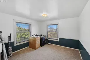 1954 Madrona St, North Bend, OR 97459 - Photo 10