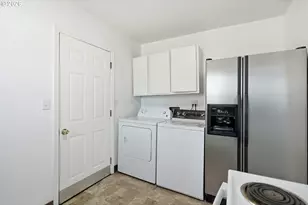 2406 E 10th St, The Dalles, OR 97058 - Photo 6