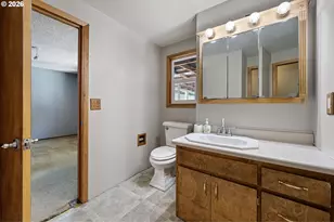 50 S 16th St, Cottage Grove, OR 97424 - Photo 16