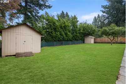 11102 NE Beech St, Portland, OR 97220 - Photo 40