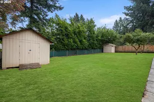 11102 NE Beech St, Portland, OR 97220 - Photo 40