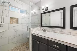 11102 NE Beech St, Portland, OR 97220 - Photo 18