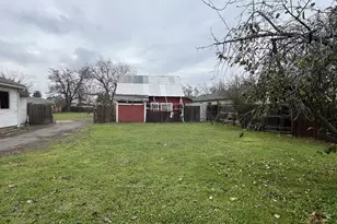 734 Alder St, Medford, OR 97501 - Photo 8