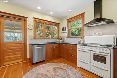 4511 SE Clay St, Portland, OR 97215 - Photo 14