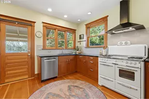 4511 SE Clay St, Portland, OR 97215 - Photo 14